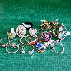 18 piece costume jewelry set
